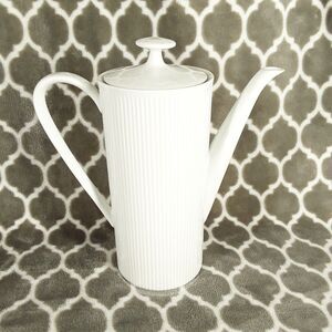 ARZBERG Athena White Coffee Pot + Lid, 9.25in, 5 Cup, Germany, ribbed, all white